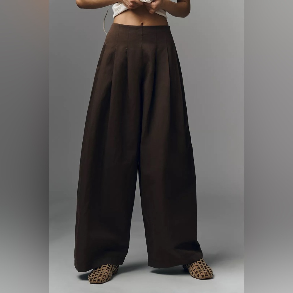 NWT! Anthropologie Maeve Brown Pleated Barrel Trousers - Size Small 🫖
